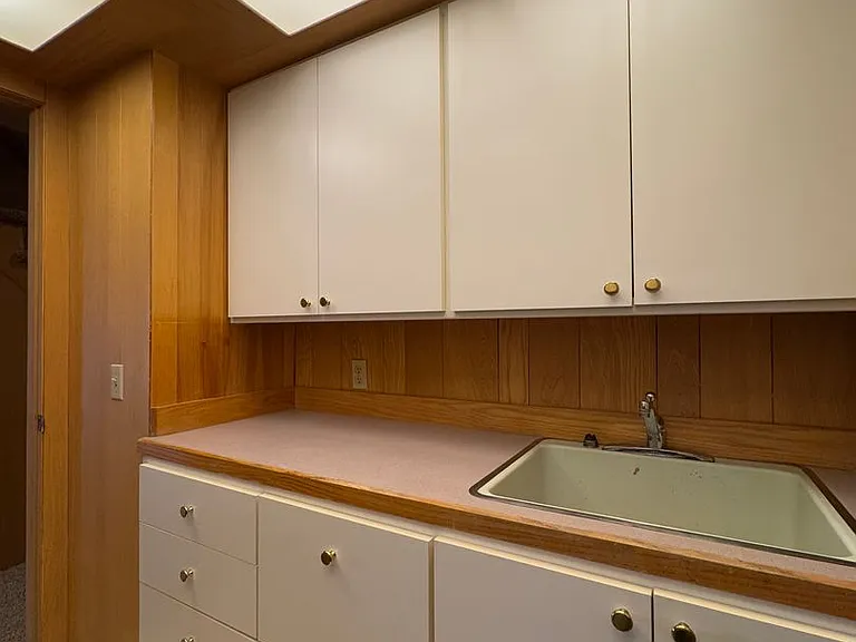 1001 N Brooklane St — Photo 31