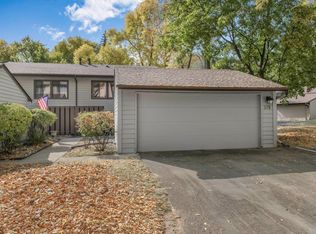 285 W Eagle Lake Dr, Maple Grove, MN 55369
