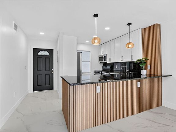4th image of 9780 Marina Boulevard #425