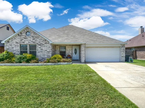 149 Birdsong Ln, Terrell, TX 75160