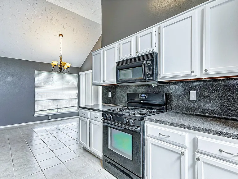 8410 Fawn Wind Ct — Photo 15