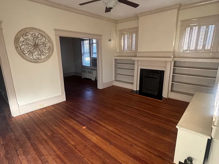 310 Robertson Ave — Photo 2