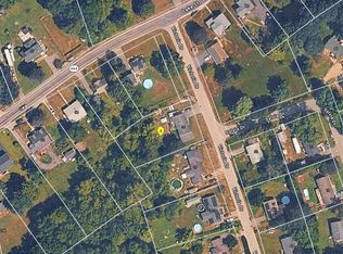 31 Victoria Dr, Moosup, CT 06354