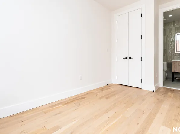 96 Moore Street image 16 of 18