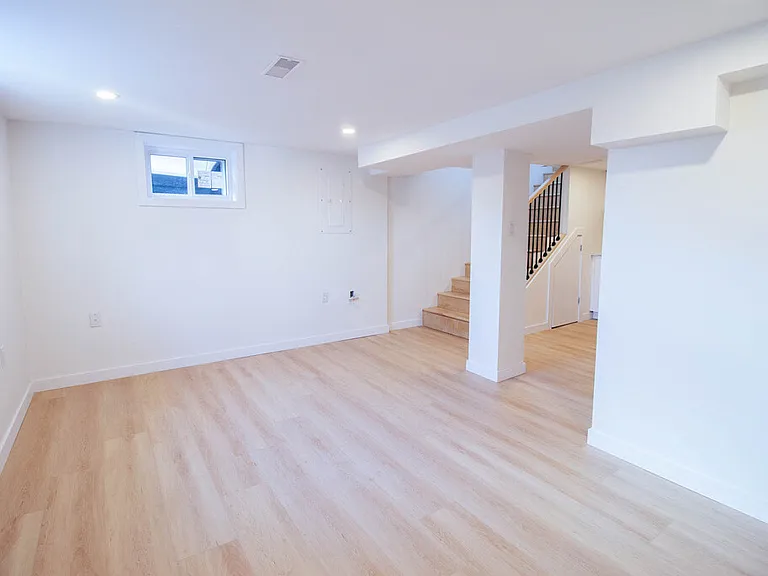 58 Churchill Ave — Photo 3