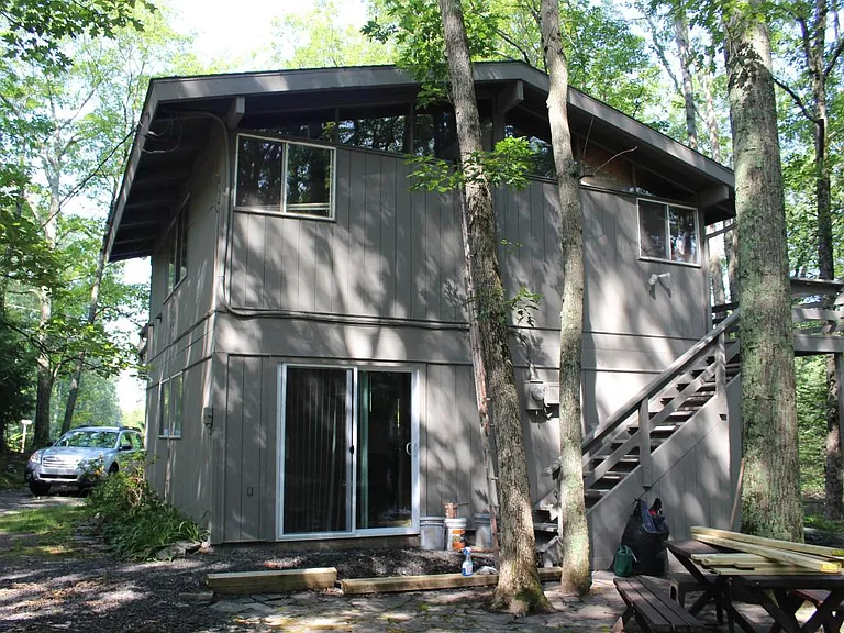 REAR ELEVATION