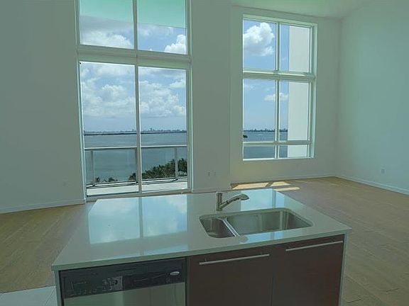 2nd image of 1900 N Bayshore Dr APT 1007