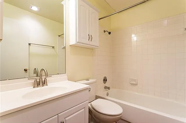 2804 Rio Grande St #204 — Photo 9