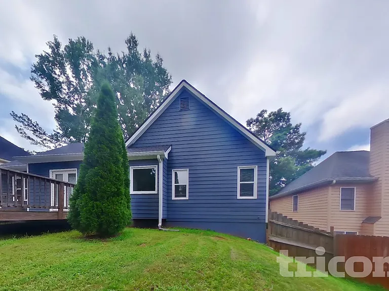 726 Jamie Way NE — Photo 17