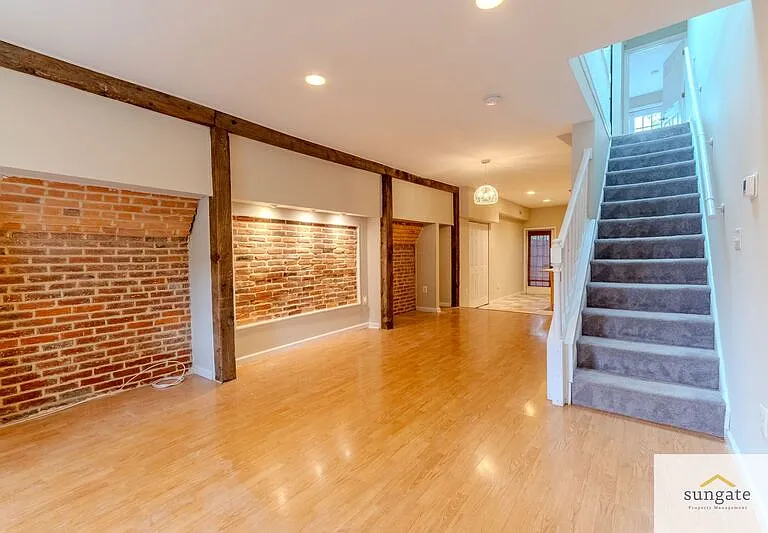 1632 Light St — Photo 3