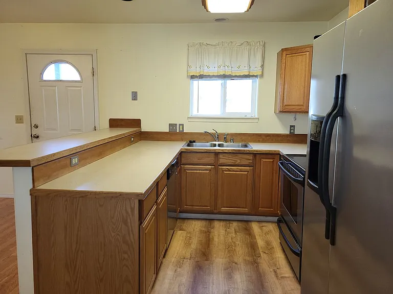 1872 Alder Ave #A & B — Photo 7