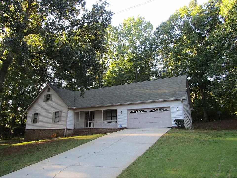 1st image of 385 Hidden Valley Dr SE