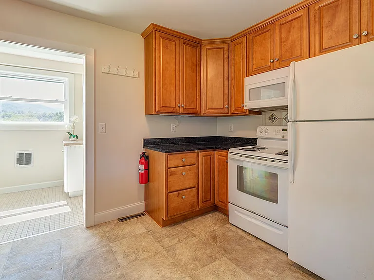 Sizeable kitchen