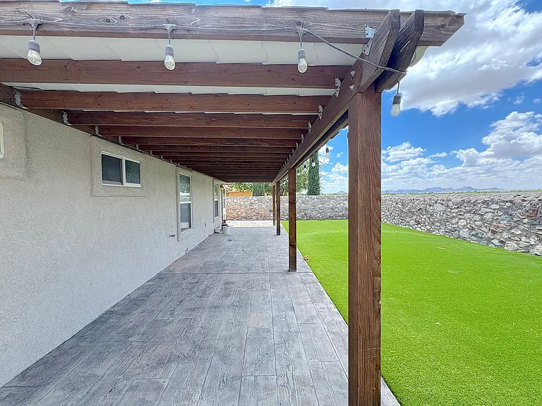 848 Sunset Park Dr — Photo 32