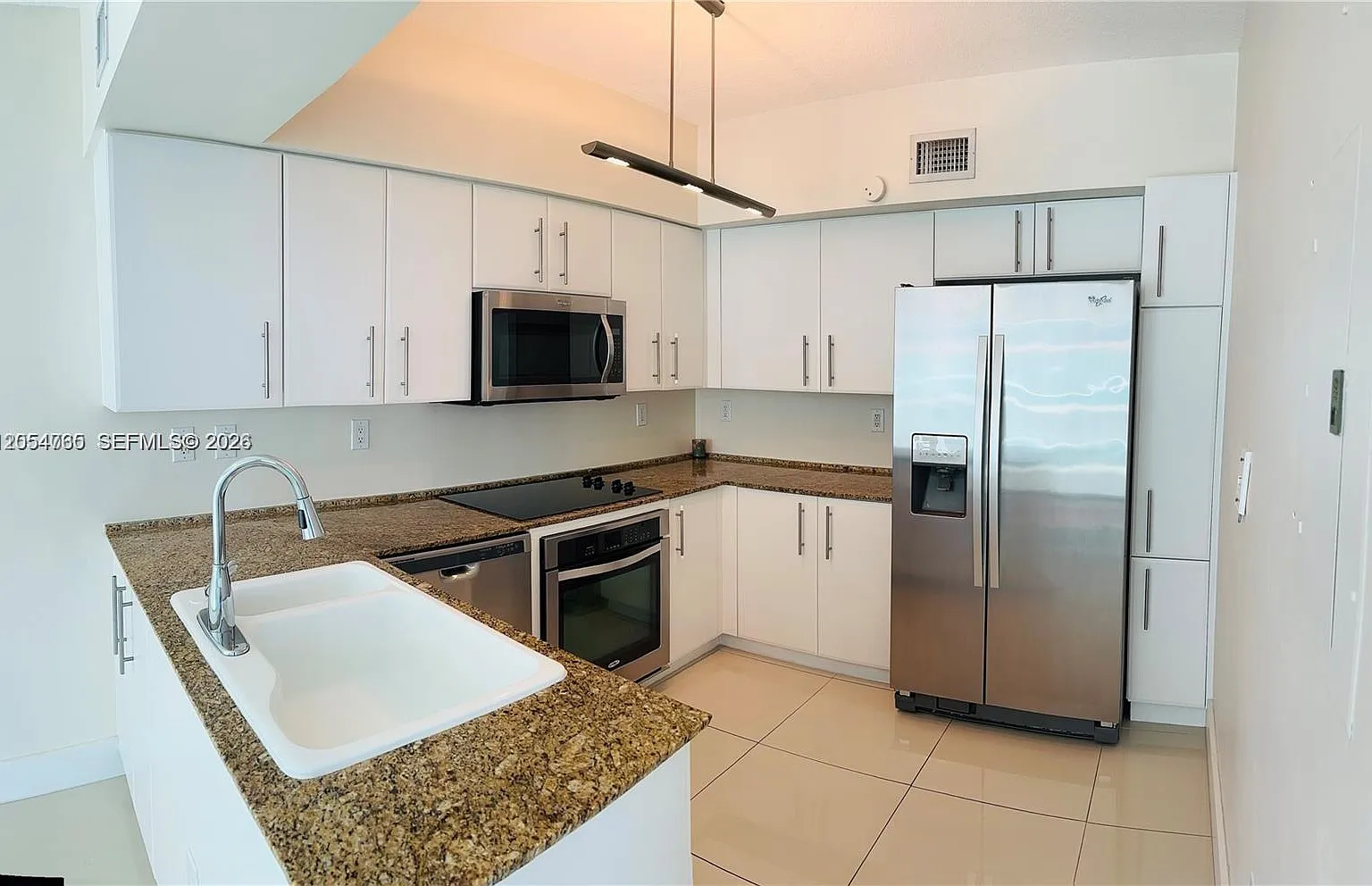 100 Hidden Bay Condo — Photo 4