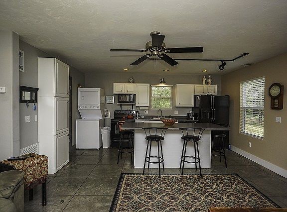 Convenient breakfast bar