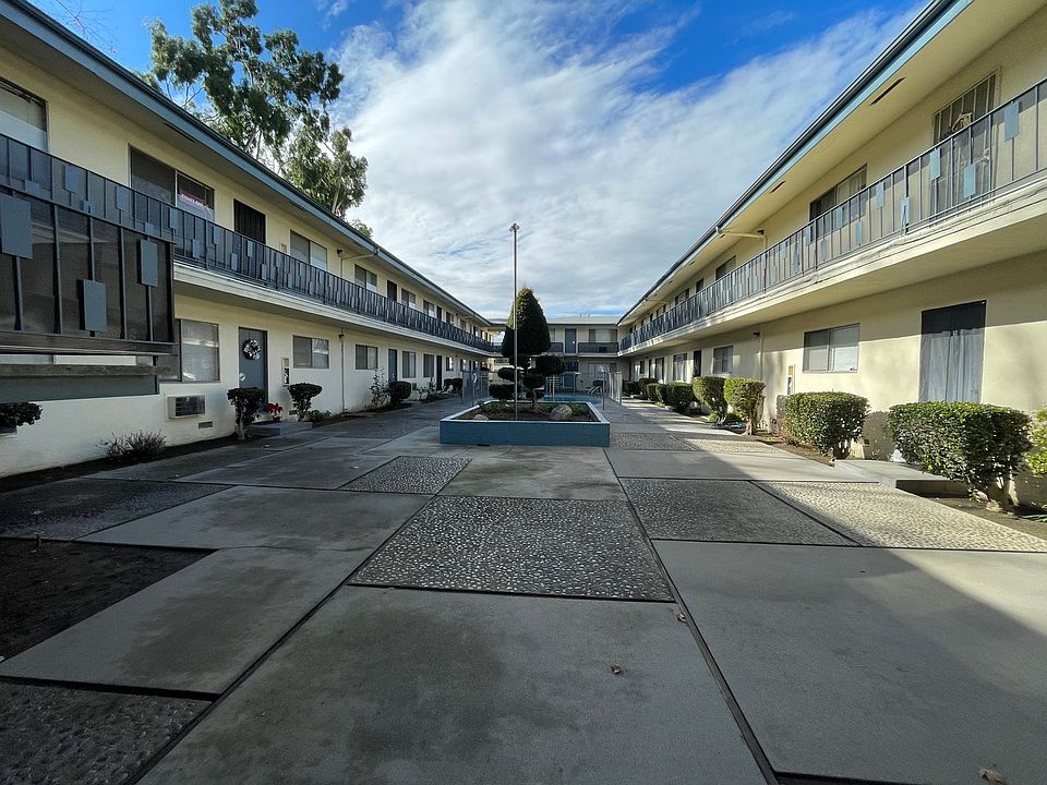2nd image of 731 N Azusa Ave APT 25