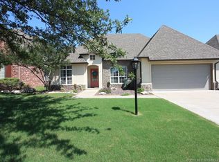 8305 S 70th Ave E, Tulsa, OK 74133