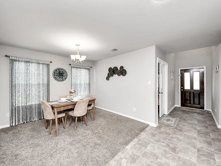 2918 Silverhorn Ln — Photo 12