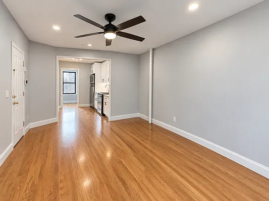 Living room, photo 1