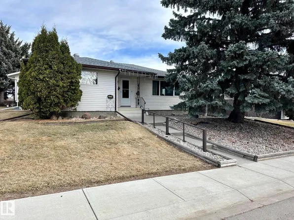 7916 150th Ave NW, Edmonton, AB T5C 2Y4