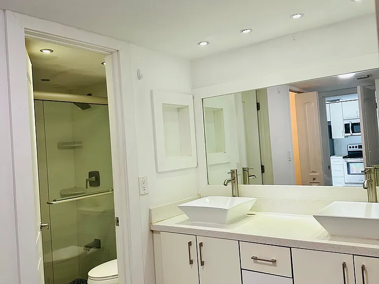 20400 W Country Club Dr #414 — Photo 9