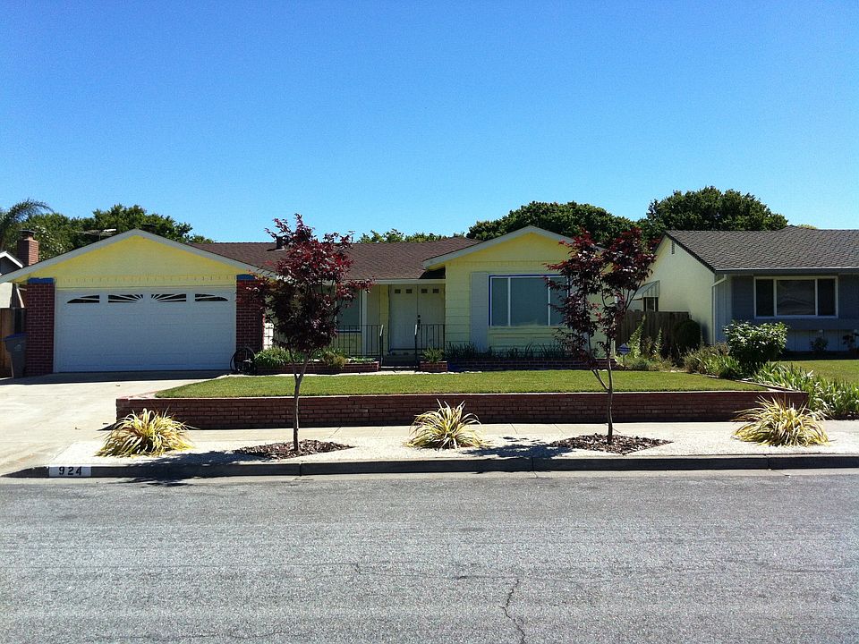 1st image of 924 Wren Dr