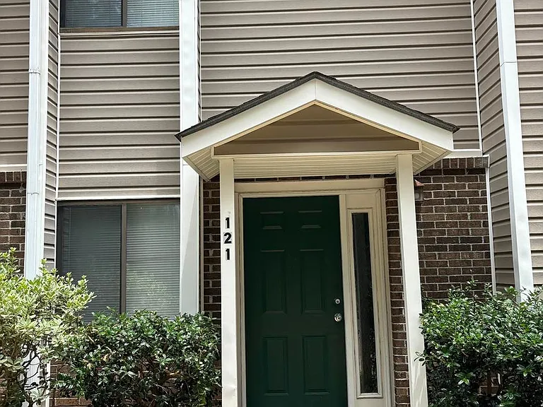 121 Candlebrook Dr — Photo 1