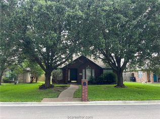 2412 Carnation Ct, College Station, TX 77840