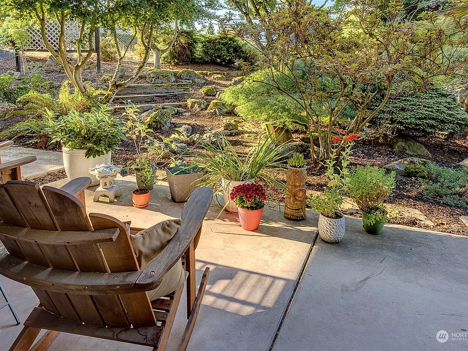1st image of 315 10th Avenue S #102