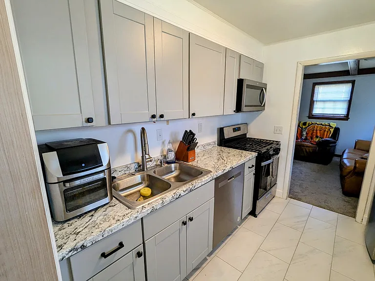 2445 Kennon Ave #A — Photo 2