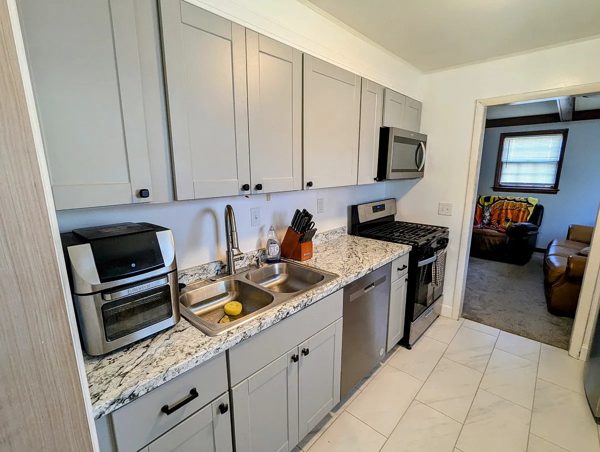 Building Photo - 2445 Kennon Ave #A