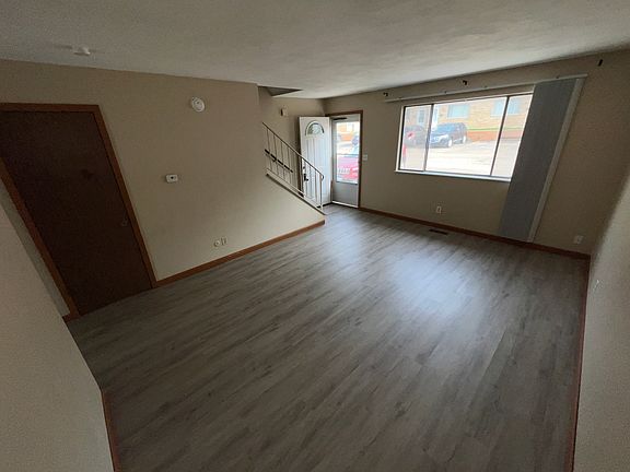 3rd image of 1318 W Jeth Ct