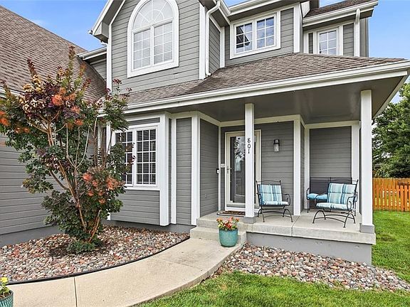 4th image of 801 SW 35th St