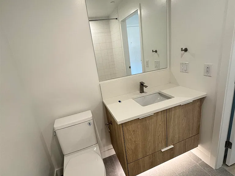 1616 Lloyd Ave #30 — Photo 9