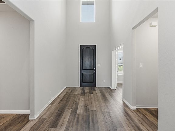 5th image of 812 Taliaferro Trl