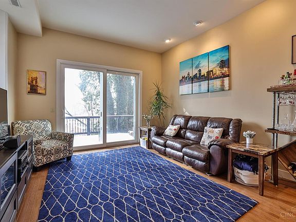 3rd image of 537 Liberty Hl APT 3