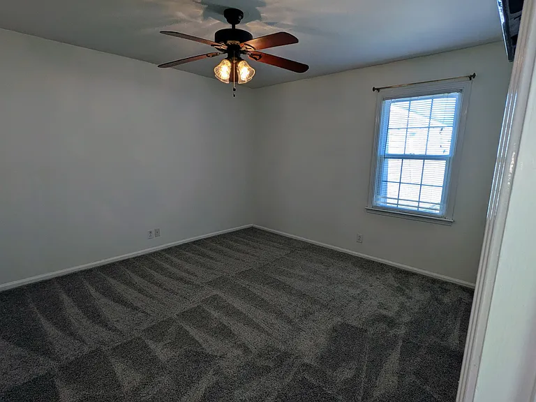 510 Basswood Ave #4 — Photo 16