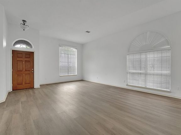 2nd image of 5106 Petersburg Dr