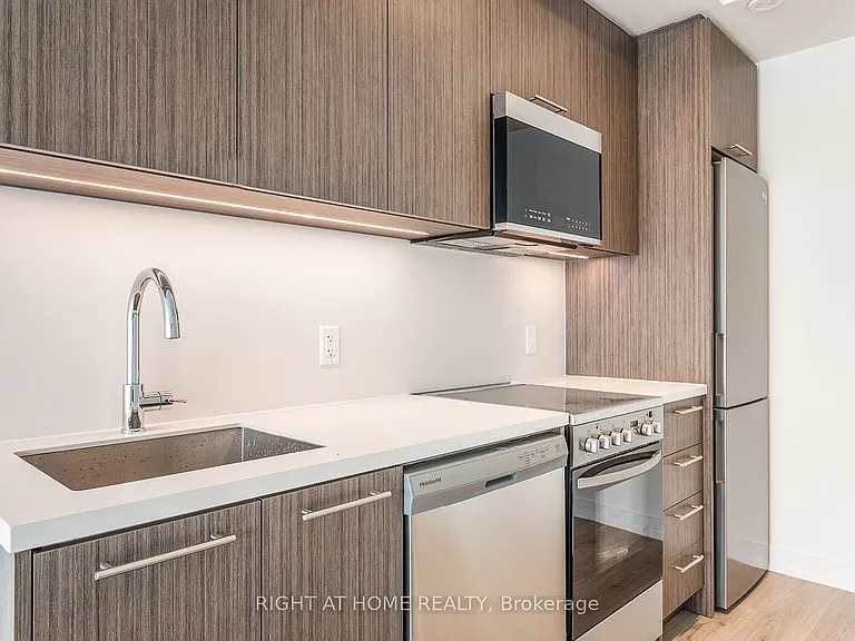 260 Finch Ave E #4 — Photo 5