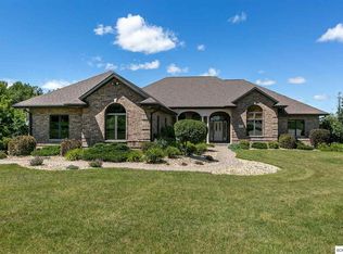 2154 Sandwedge Dr, Asbury, IA 52002