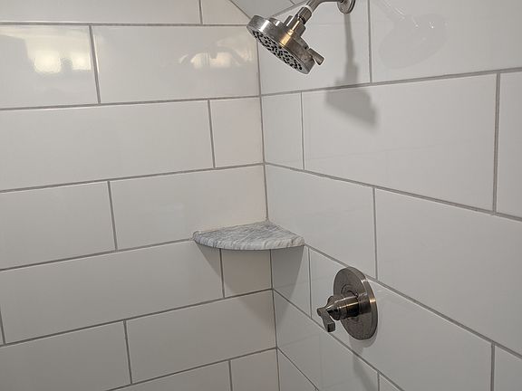 2nd image of 1697 Lee Rd #2