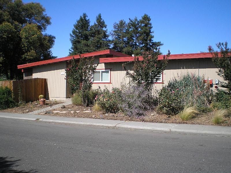 1st image of 3043 Mercedes Ave