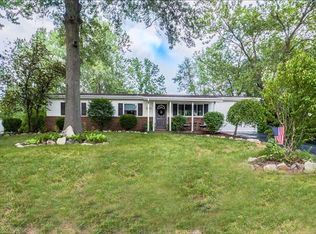 254 Ramsey Ln, Ballwin, MO 63021