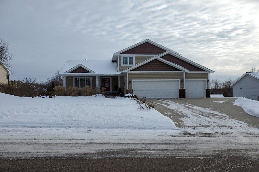 1st image of 8669 Hillview Dr E