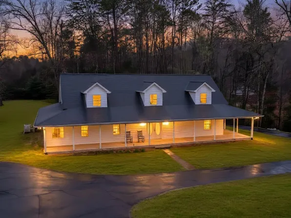221 Hunter Ln, Marble, NC 28905
