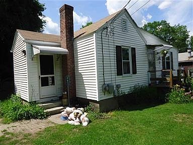 1st image of 682 Putnam Pike