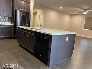 4 bed, 3.0 bath, 2209 sqft, $3,500 — Photo 4