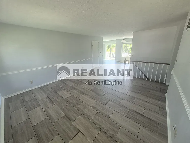 1725 Promontory Dr — Photo 2