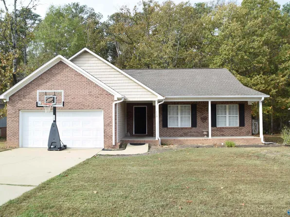 113 Deer Valley Pkwy, Rainbow City, AL 35906